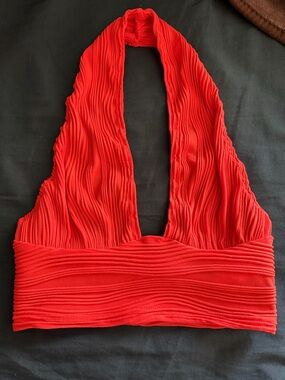SHEIN Red Ribbed Halter Crop Top